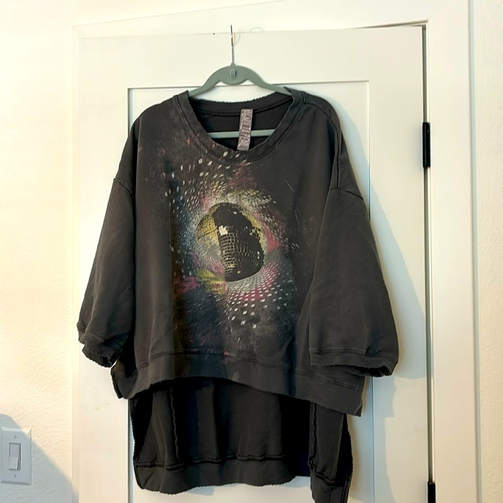 Disco Ora hi/lo sweatshirt.  EUC